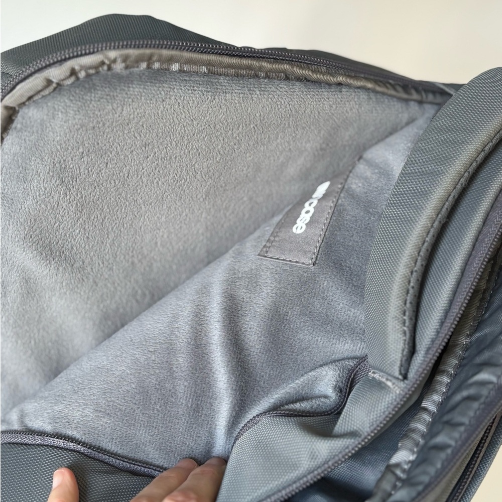 Incase Charcoal Computer Backpack - image 4